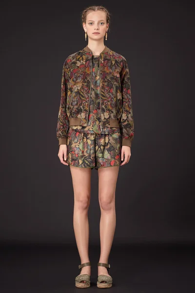 Look 18